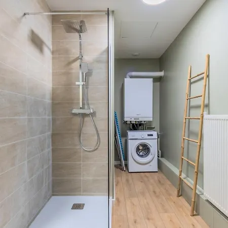 2 Proche Metro Et Parking