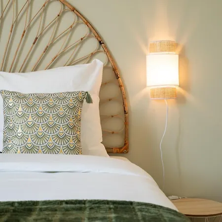 2 Proche Metro Et Parking *