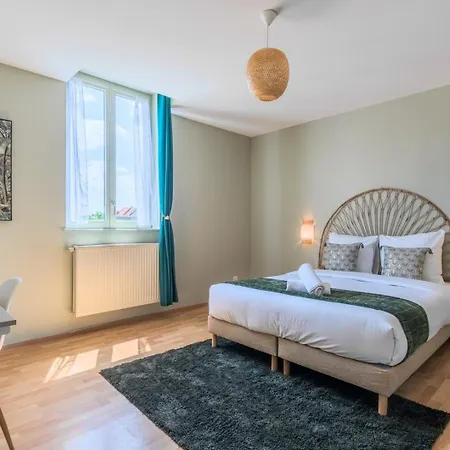 2 Proche Metro Et Parking *